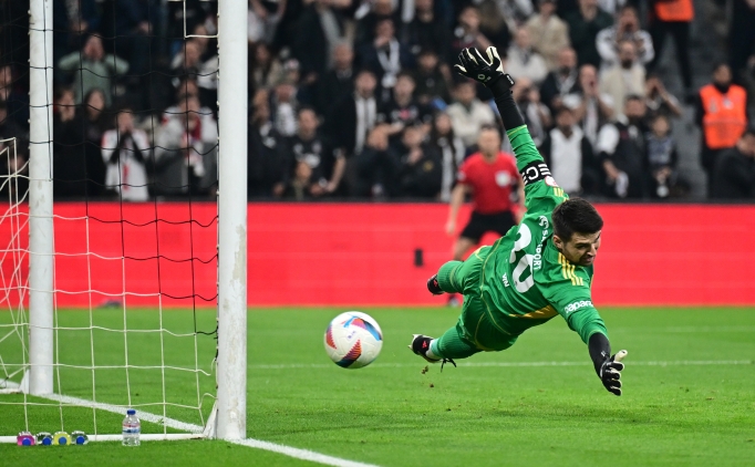 Be�ikta�'ta Ersin'e tepki!