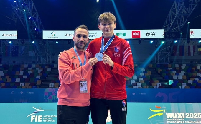 Candeniz Berrak, d�nya ikincisi oldu