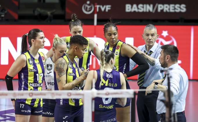 Fenerbah�e Medicana'da derbi ma�lubiyeti sonras� ayr�l�klar!