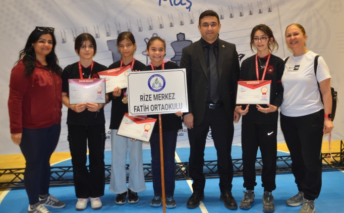 Mu�'ta satran� grup birincili�i m�sabakas� sona erdi