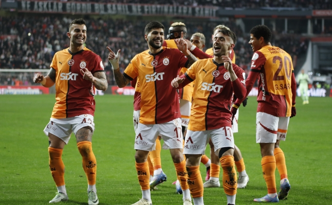 Galatasaray'� Samsun'da Yunus ve Osimhen s�rtlad�!