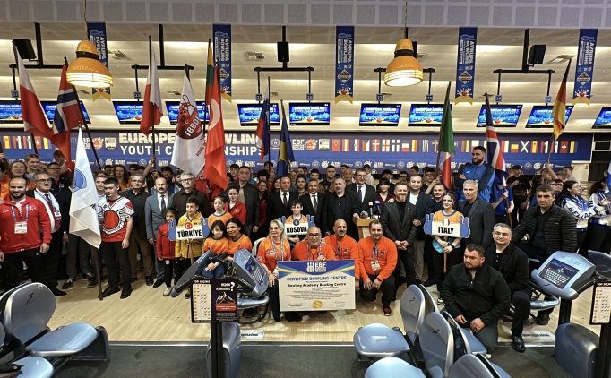 Gen�ler Avrupa Bowling �ampiyonas�'n�n a��l�� seremonisi yap�ld�
