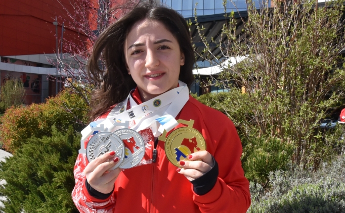 Milli halterci Cansu Bekta�: 'Bu �ampiyonluk en zoru oldu'