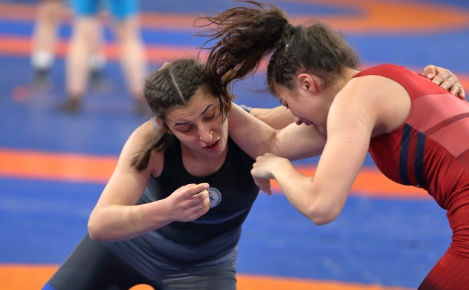 20 Ya� Alt� Kad�nlar T�rkiye G�re� �ampiyonas�, �orum'da ba�lad�