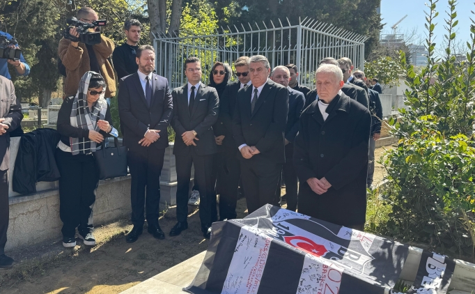 'Baba Hakk�' kabri ba��nda an�ld�