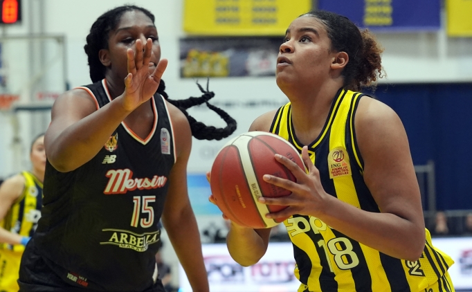 Fenerbah�e Opet, final serisinde 1-0 �ne ge�ti!