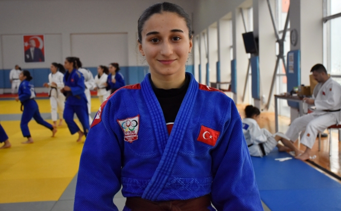 Ya�mur Y�lmazt�rk'�n yeni hedefi d�nya �ampiyonlu�u