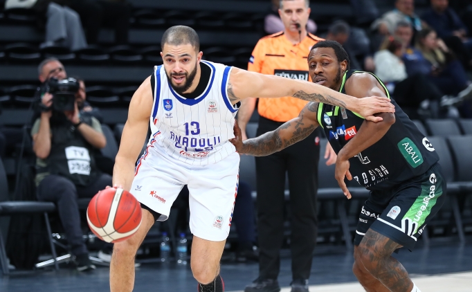 Anadolu Efes, evinde kaybetti