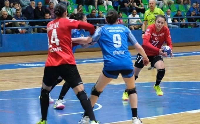 Kad�nlar Hentbolda Adasoka��, finale y�kseldi