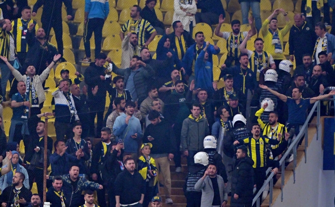 Fenerbah�e trib�n�nden m�zi�e tepki!