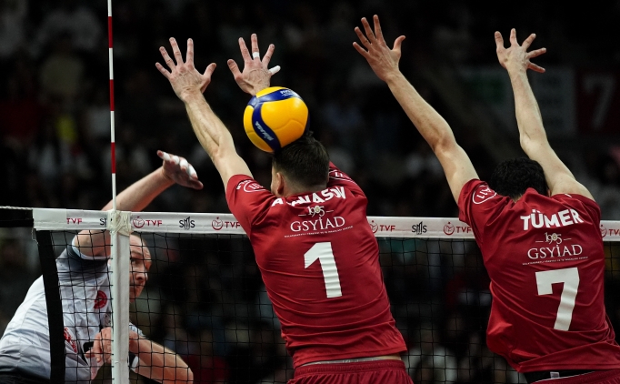 Galatasaray, filede seriyi uzatmak i�in sahada!