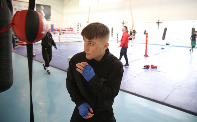 Milli boks�r Metehan ��nar, d�nya �ampiyonu olmak istiyor