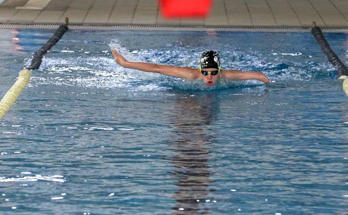 13 ya��ndaki para y�z�c� Ahmet ��nar para, ilk yurt d��� deneyiminde 3 madalya kazand�