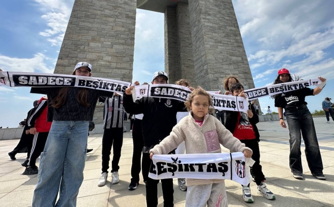 Be�ikta� taraftarlar� �anakkale �ehitler Abidesi'ni ziyaret etti