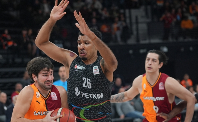 Galatasaray, sahas�nda kaybetti!