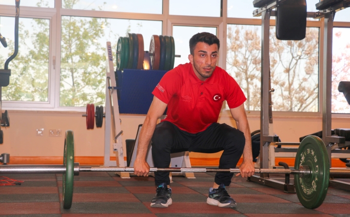 Milli halterci Harun Alg�l'�n hedefi olimpiyatlar!