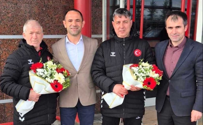 Avrupa'dan iki madalya ile dnen tekvandocular, Erzurum'da ieklerle karland