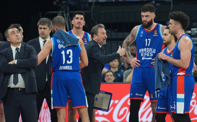 Anadolu Efes, Atina'da Final Four i�in sahaya ��k�yor!