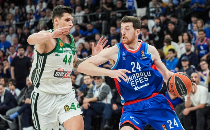 Anadolu Efes, Final Four i�in sahaya ��k�yor!