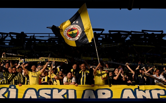 Fenerbah�e taraftar�ndan y�netime tepki!