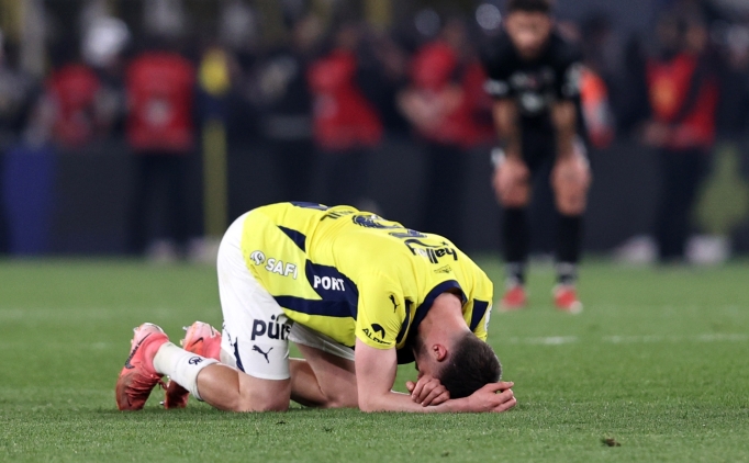 Fenerbah�e, Kad�k�y'de kaybetti�i puanlarla �ampiyonluktan uzakla�t�