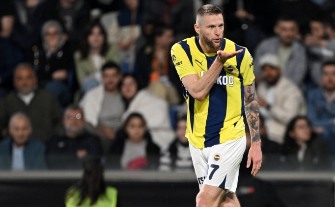 Fenerbah�e'de kalacak m�; Skriniar cevap verdi