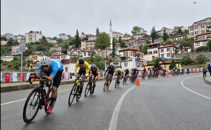 Bisiklette T�rkiye Kupas� 4. Etap Puanl� Yol Yar���, Trabzon'da sona erdi
