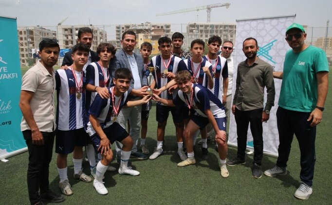 Hatay'da d�zenlenen T�GVA Gen�Lig Futbol Turnuvas� tamamland�