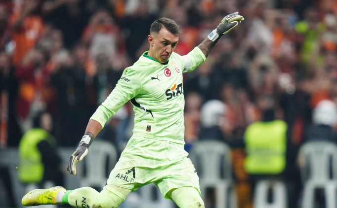 Galatasaray'da Muslera'ya yeni g�rev!