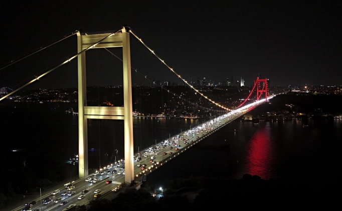 Fatih Sultan Mehmet K�pr�s� 'sar�-k�r�m�z�' oldu