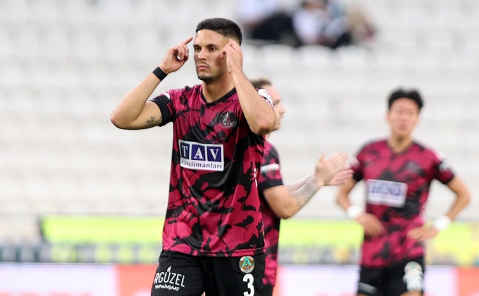 Alanyaspor kazand� ve ligde kald�!