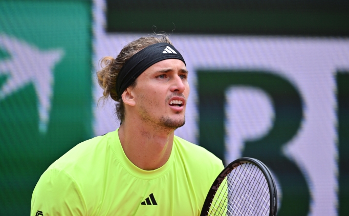 Gauff ve Zverev ikinci tura ��kt�