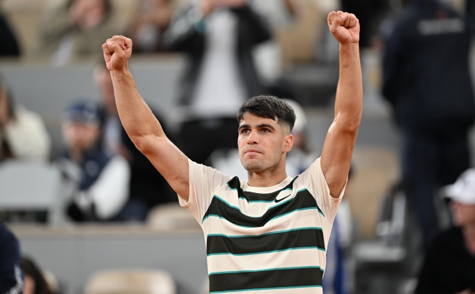 Alcaraz ve Swiatek, 4. Tura y�kselmeyi ba�ard�