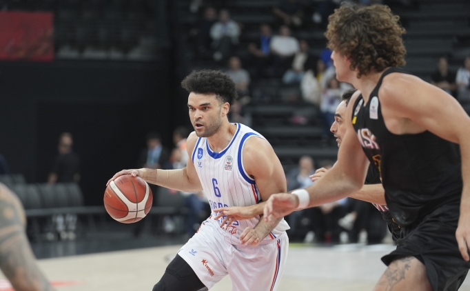 Anadolu Efes, seriye farkl� ba�lad�!
