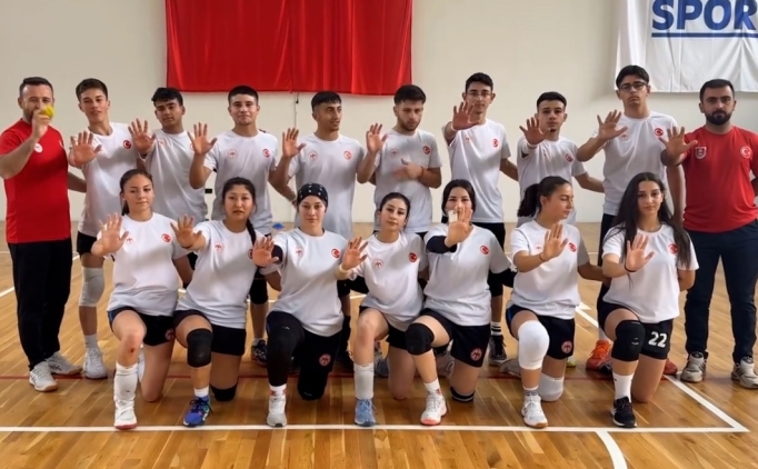 Gen�ler Beyzbol Milli Tak�m�'n�n, Erciyes kamp� s�r�yor