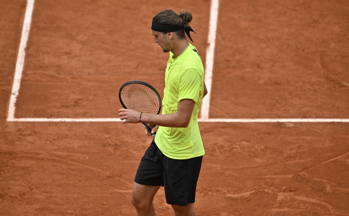 Fransa Ak'ta Sinner, drdnc tura ykseldi