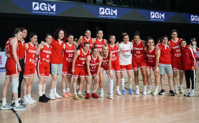 A Milli Kad�n Basketbol Tak�m�, Almanya'ya gitti