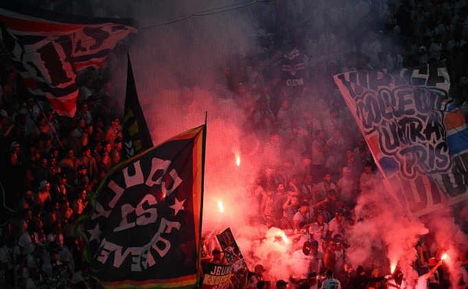 Paris'te ��kan olaylarda 81 ki�i g�zalt�na al�nd�!