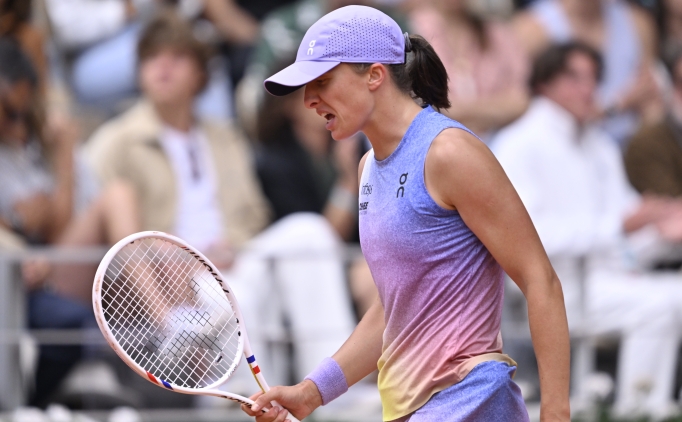 Iga Swiatek, Fransa A��k'ta yar� finale y�kseldi!