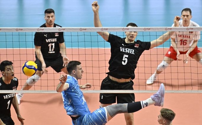 A Milli Erkek Voleybol Tak�m�m�z, Slovenya'ya ma�lup oldu