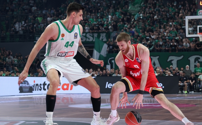 Olympiakos seride 2-1 �ne ge�meyi ba�ard�!