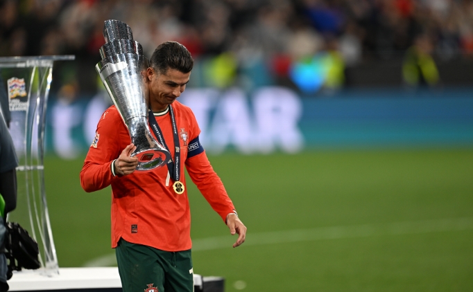 UEFA Uluslar Ligi final ma��nda bir taraftar hayat�n� kaybetti