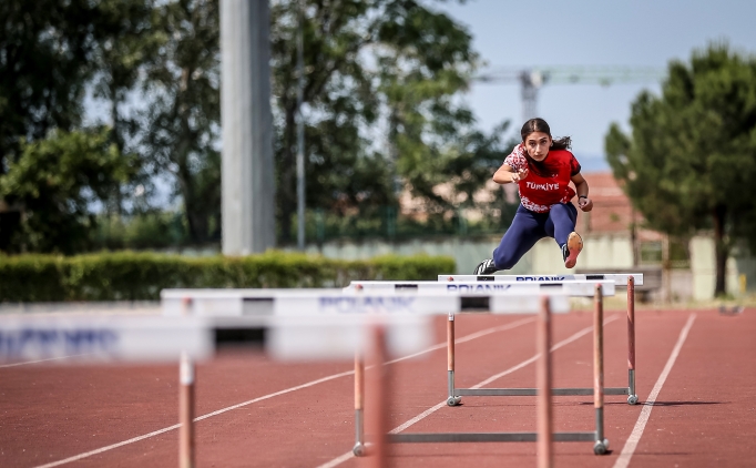 Milli atlet Berfin Babat'�n hedefi EYOF'ta alt�n madalya