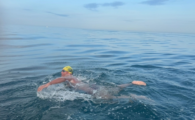 Tuna Tunca, Man� Denizi'ni ge�en ilk otizmli T�rk sporcu oldu