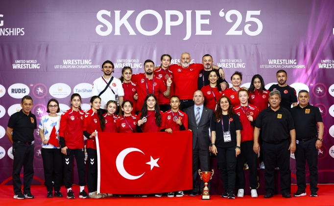 Milli kad�n g�re��iler, 17 Ya� Alt� Avrupa �ampiyonas�'n� �st �ste ���nc� kez zirvede tamamlad�