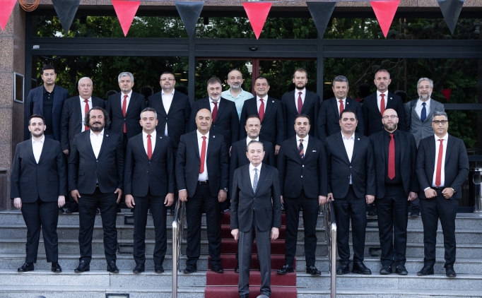 Gen�lerbirli�i Kul�b�n�n yeni y�netiminde g�rev da��l�m� yap�ld�