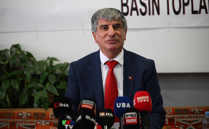 Turgut Lenk, Art� De�er Vanspor FK'ye ba�kan aday� oldu�unu a��klad�