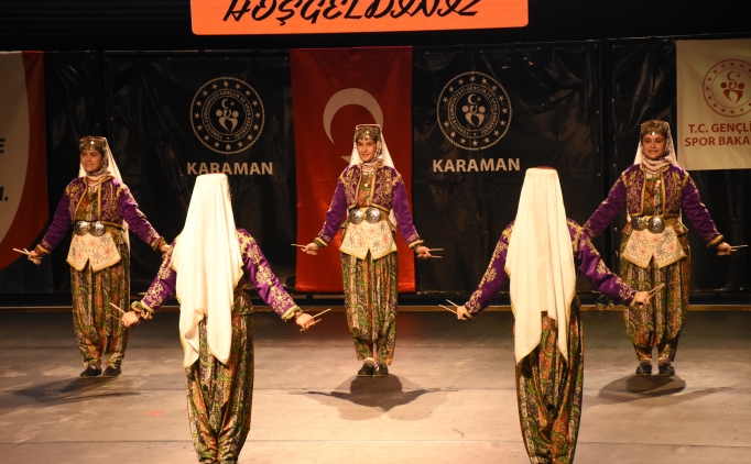 Karaman'da Halk Oyunu �ampiyonas�'ndan renkli g�r�n�tler