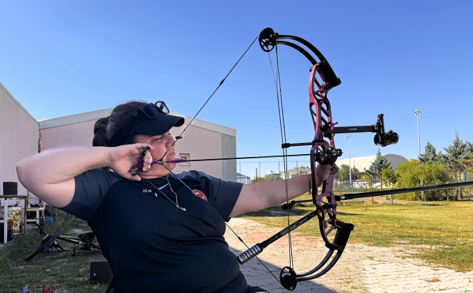 �znur C�re Girdi'nin hedefi ikinci kez d�nya �ampiyonu olmak