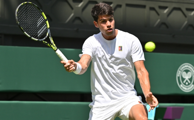 Carlos Alcaraz, Wimbledon'da 3. tura ykseldi!